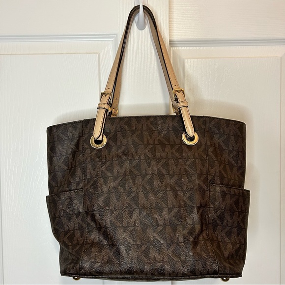 Michael Kors Jet Set Travel East West Signature Brown Tote Bag - Picture 5 of 10